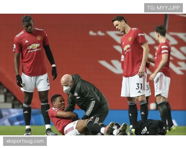 曼联进攻组织混乱问题持续显现，影响前场效率与比赛走势